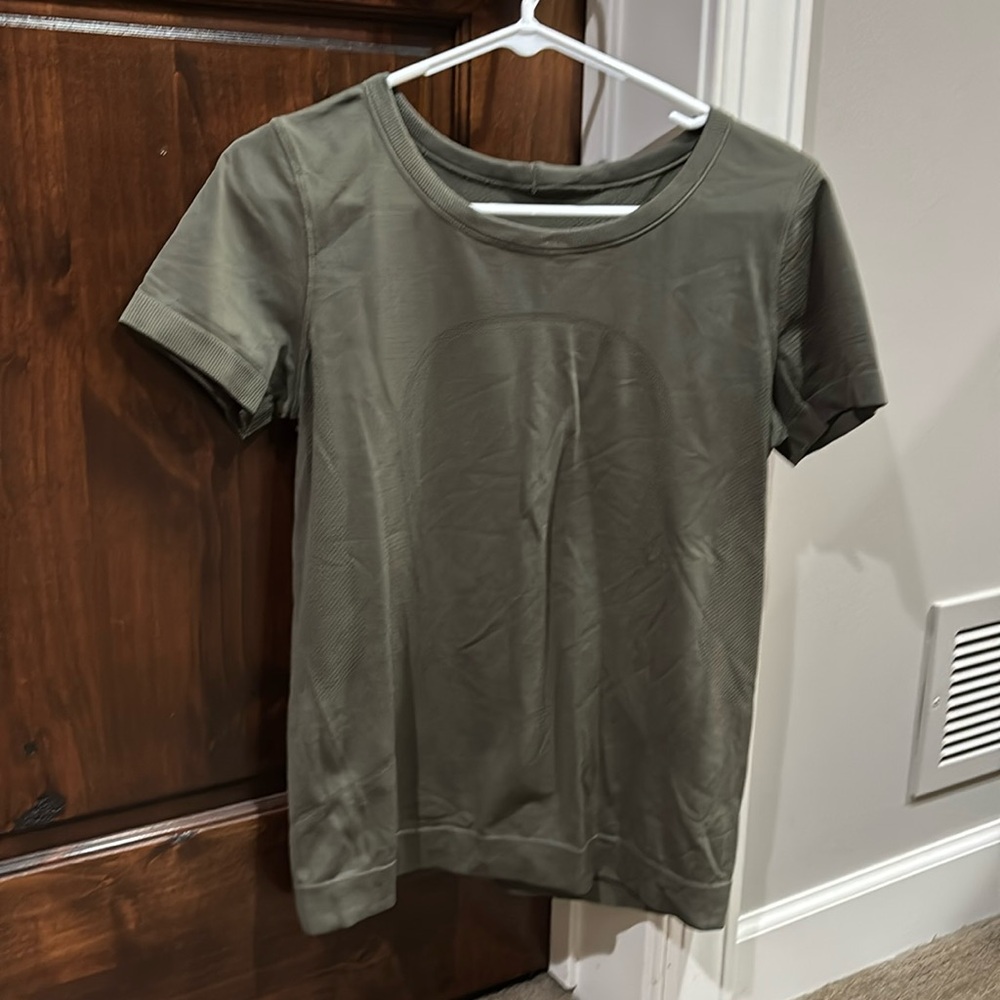 Lululemon Swiftly Tech Army Green Top size 6